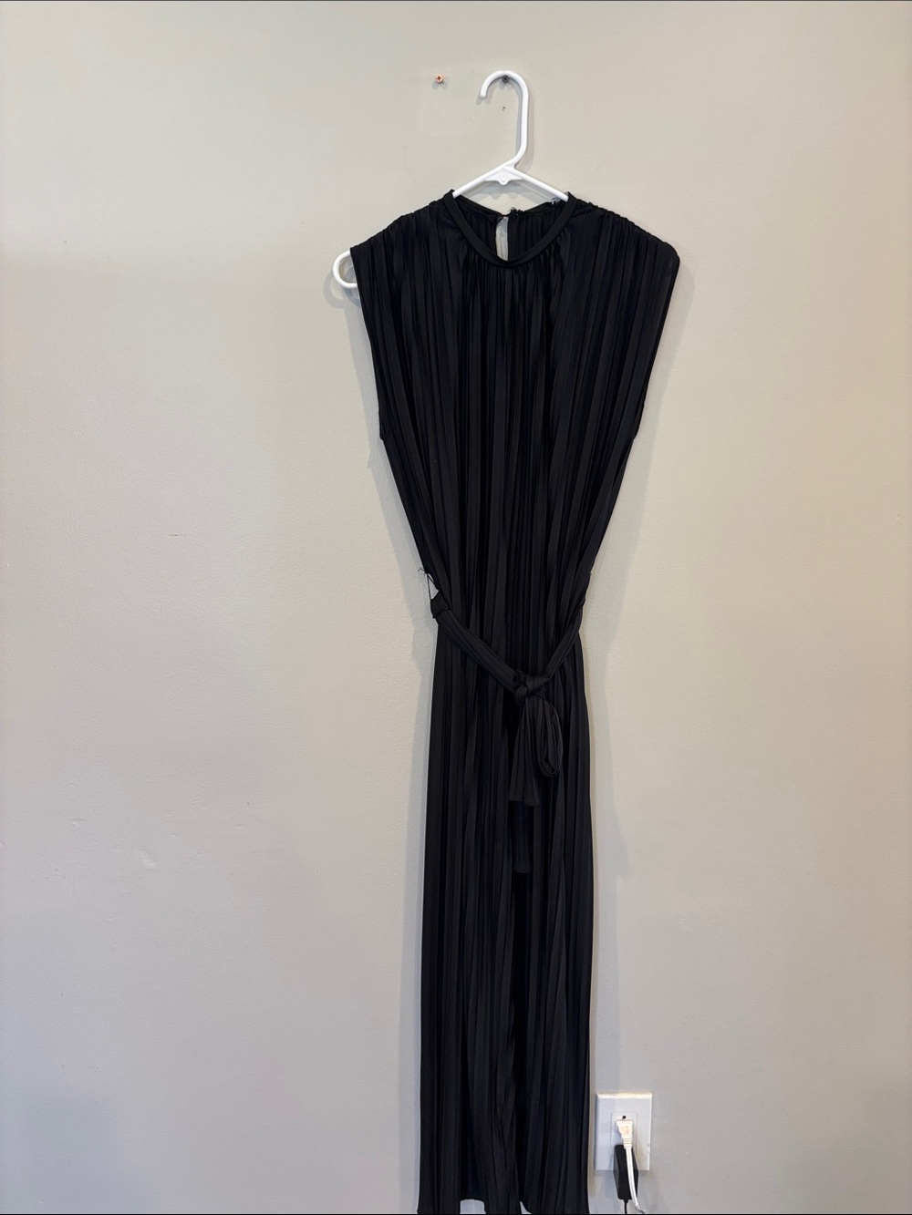 Zara Black Pleated Wide-Leg Jumpsuit with Tie Waist - Picture 2 of 4